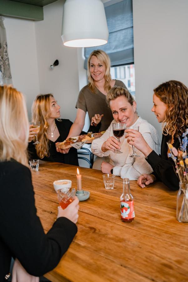 Uitgerust Voor Zaken Bed and Breakfast Heerenveen Eksteriør billede