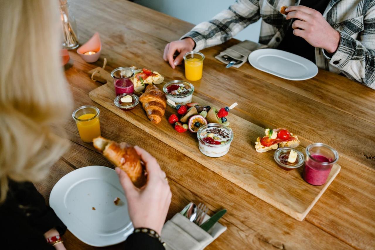 Uitgerust Voor Zaken Bed and Breakfast Heerenveen Eksteriør billede