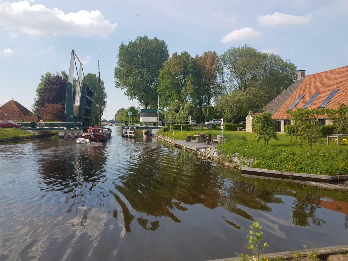 Uitgerust Voor Zaken Bed and Breakfast Heerenveen Eksteriør billede